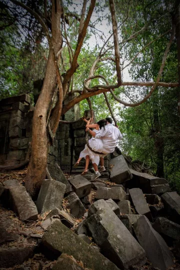 Explore the Temples of Banteay Srei and Beng Mealea