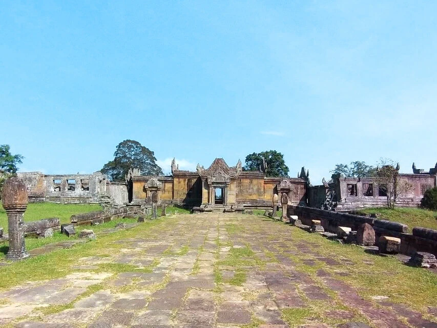 Preah Vihea and Beng Mealea Temple Guided Tour
